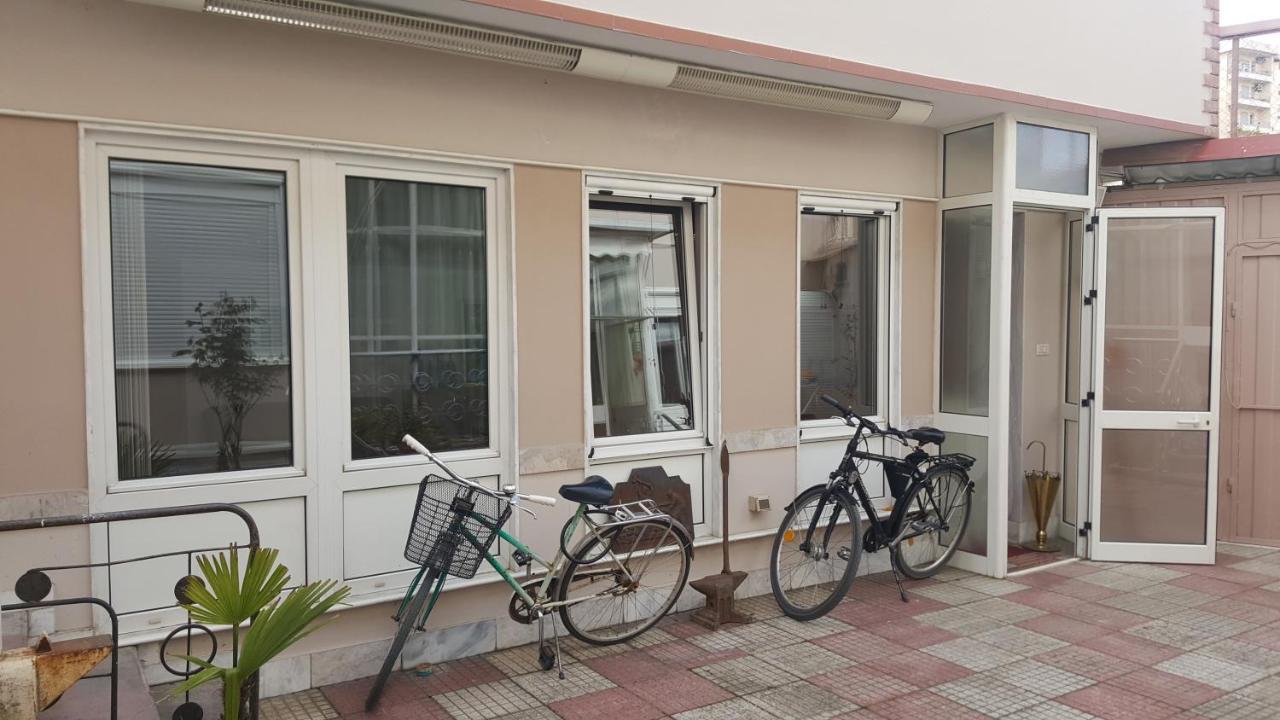 The Blacksmith'S Guesthouse Shkodër 外观 照片